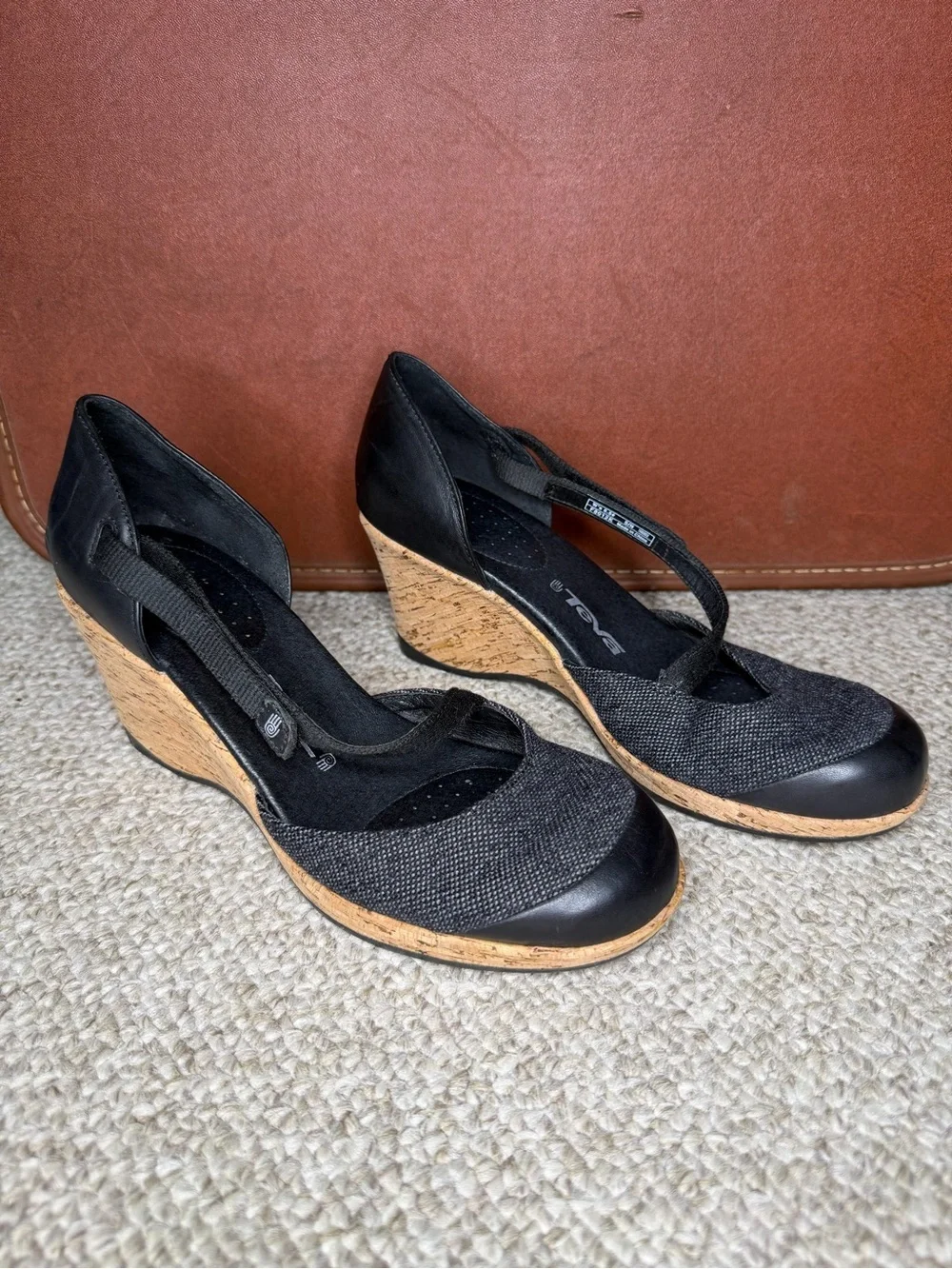 NWOT Teva Riviera Mary Jane’s